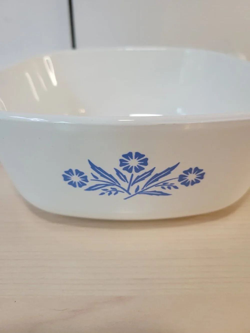 Vintage CORNINGWARE Blue Cornflower 1.5-Quart Casserole Dish w/ Damaged Lid Knob